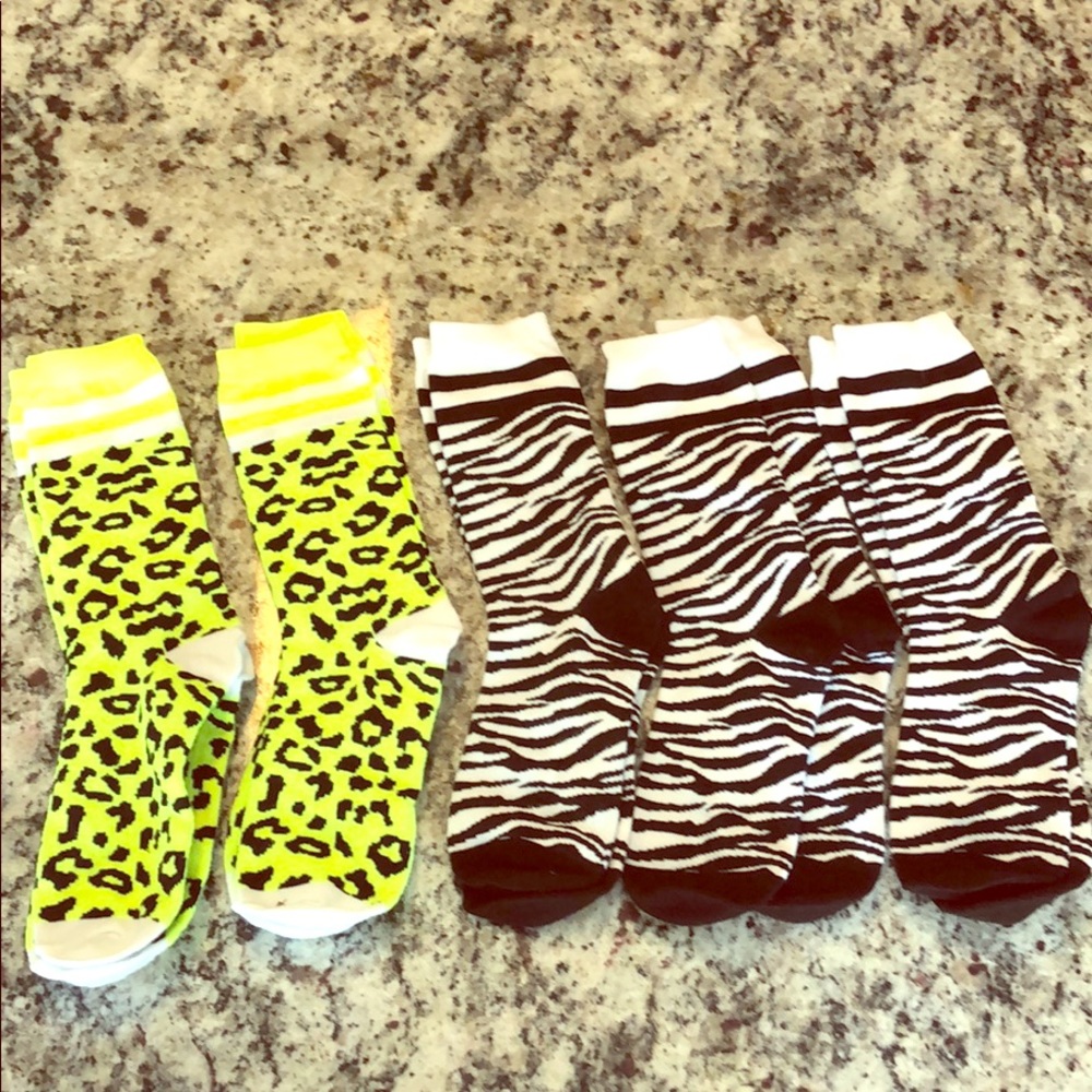 Socks neon yellow, leopard/ zebra